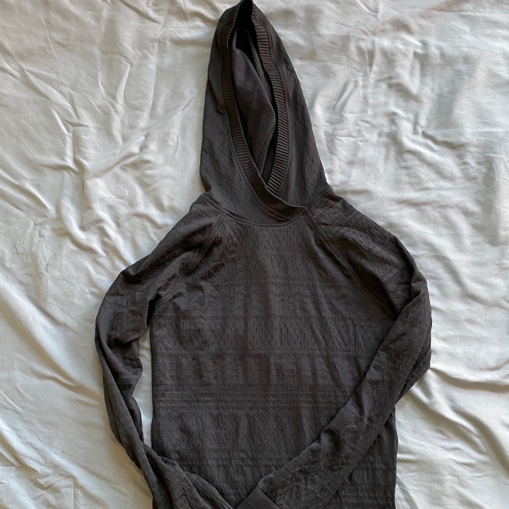 Lululemon Ready to Run hooded Pull Over